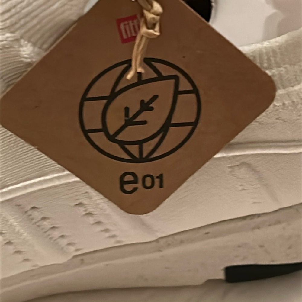 NEW FitFlop White sneakers sz 8.5 - Picture 10 of 12